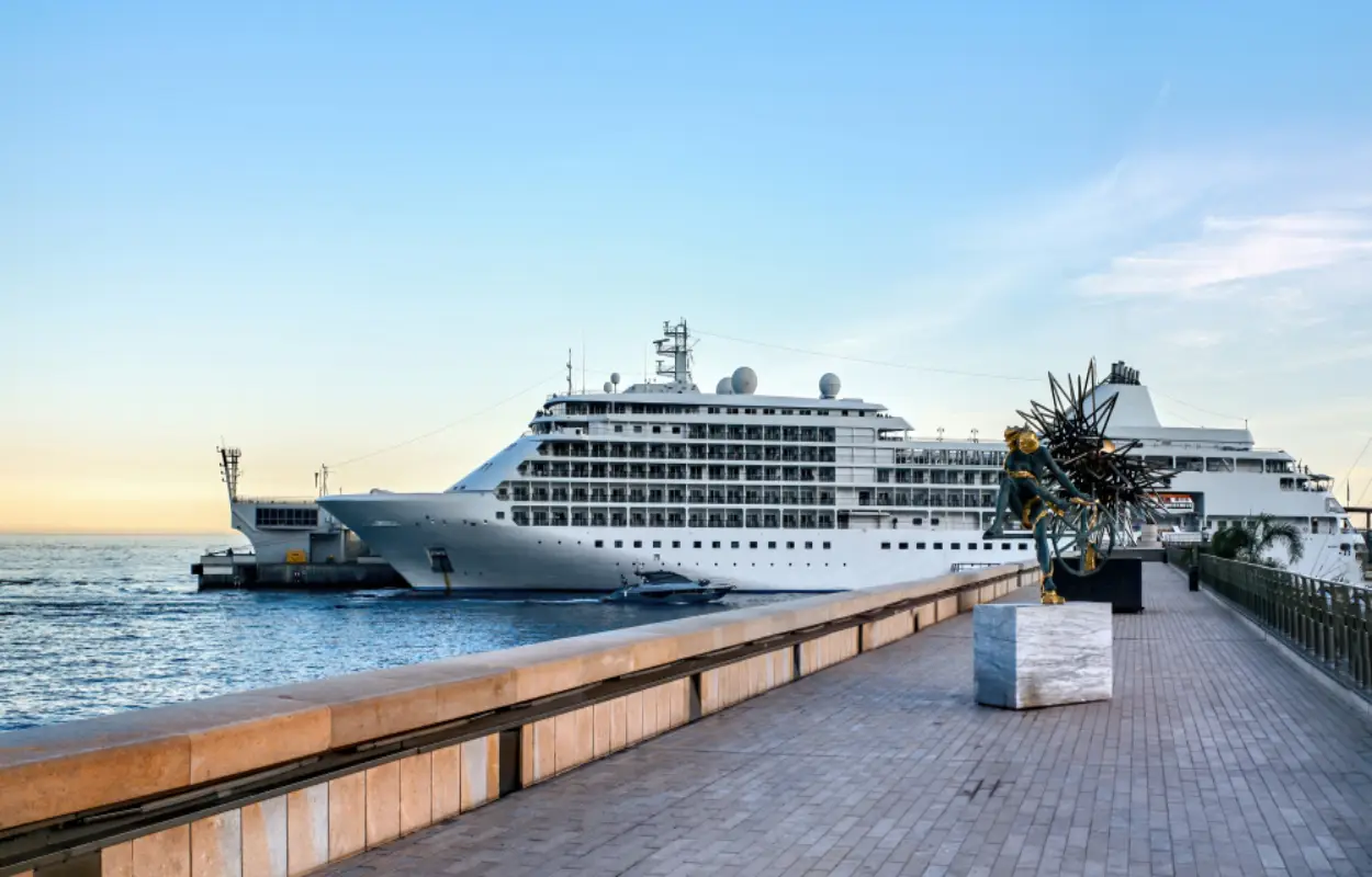Cruise Ship