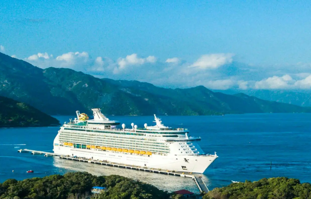 Cruise Ship