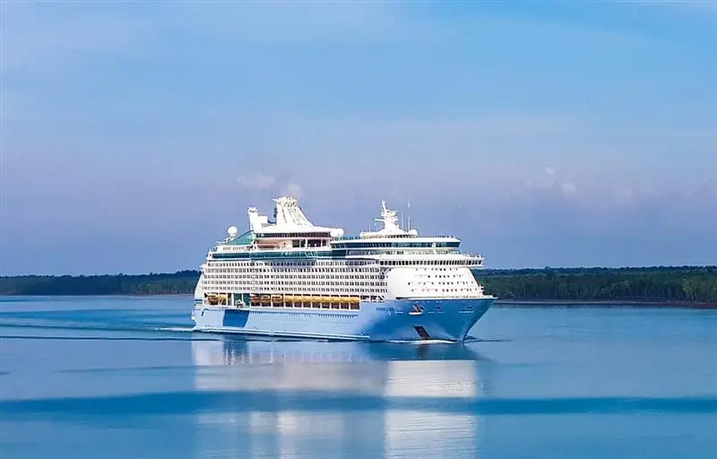 Cruise Ship